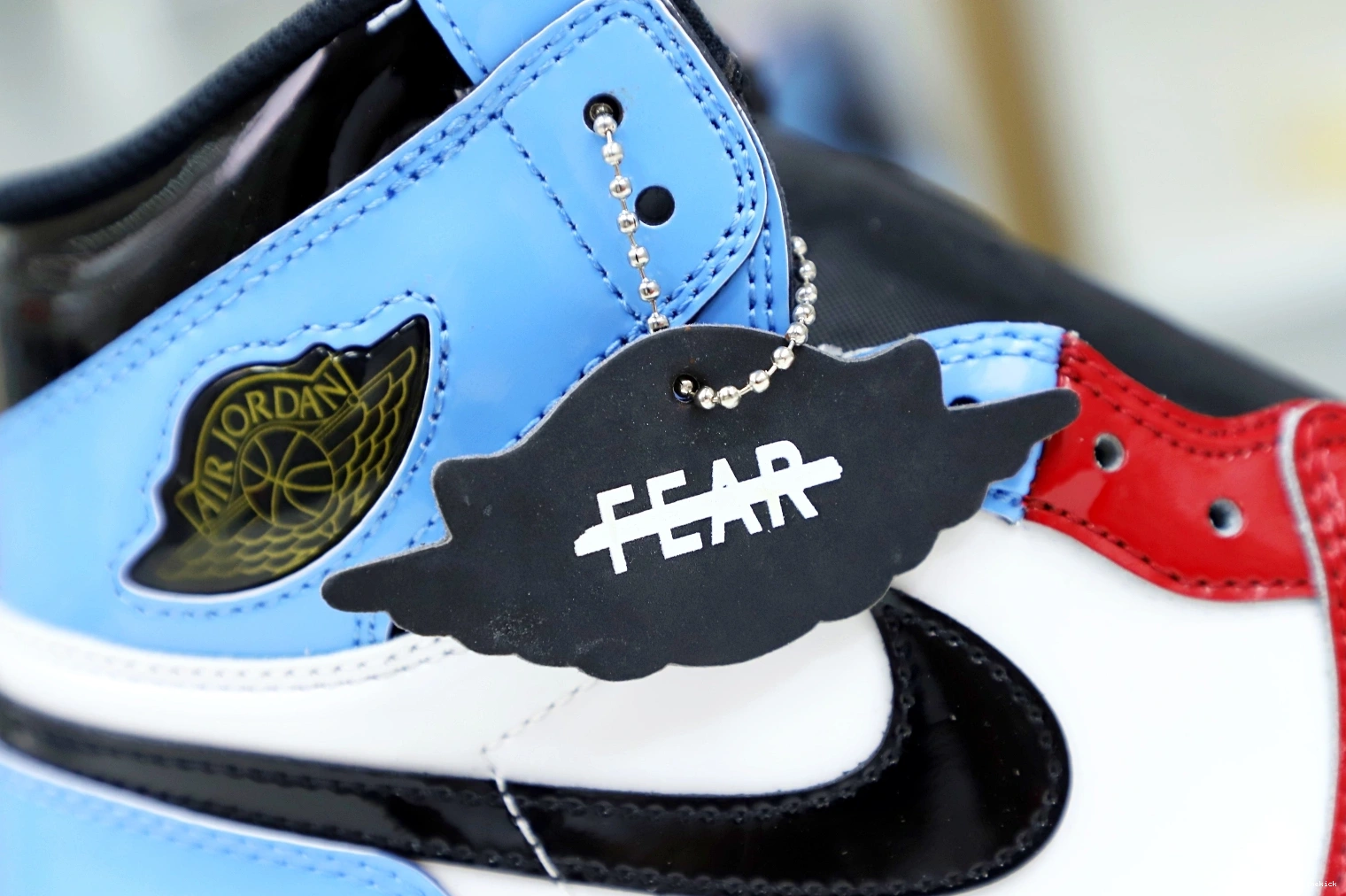 OG RETRO HIGH AIR 'FEARLESS' JORDAN 1 0122